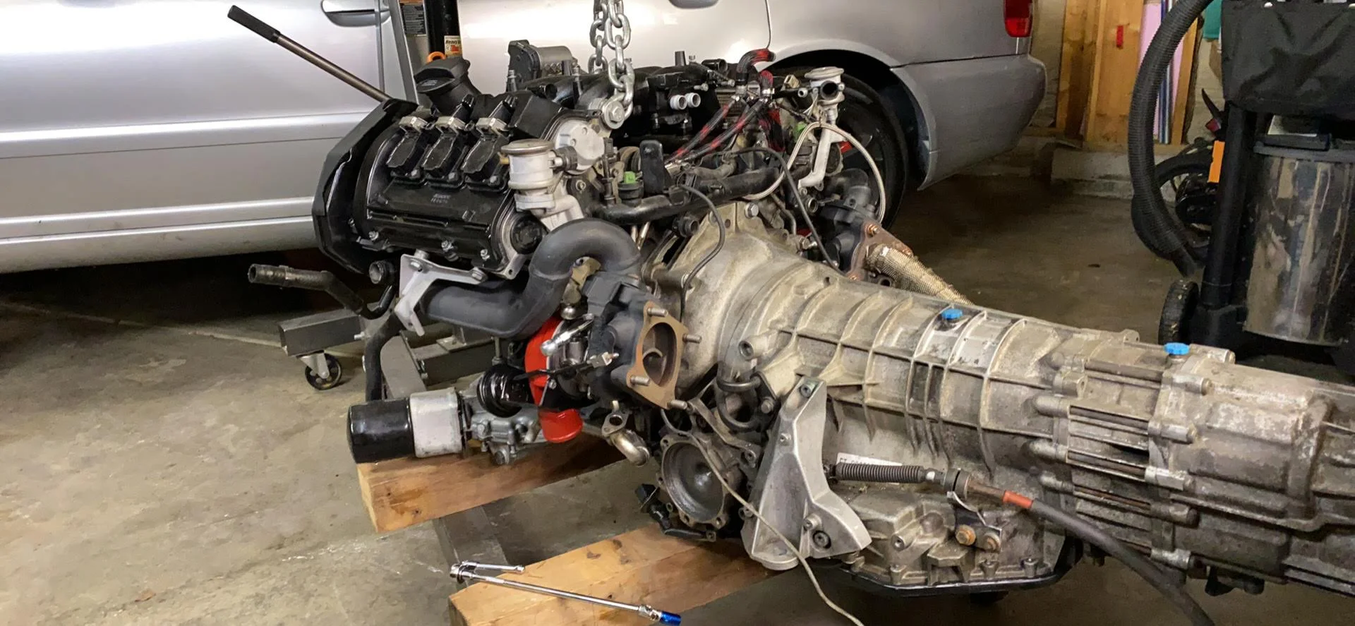 Removed B5 S4 engine and transmission on the workshop floor
